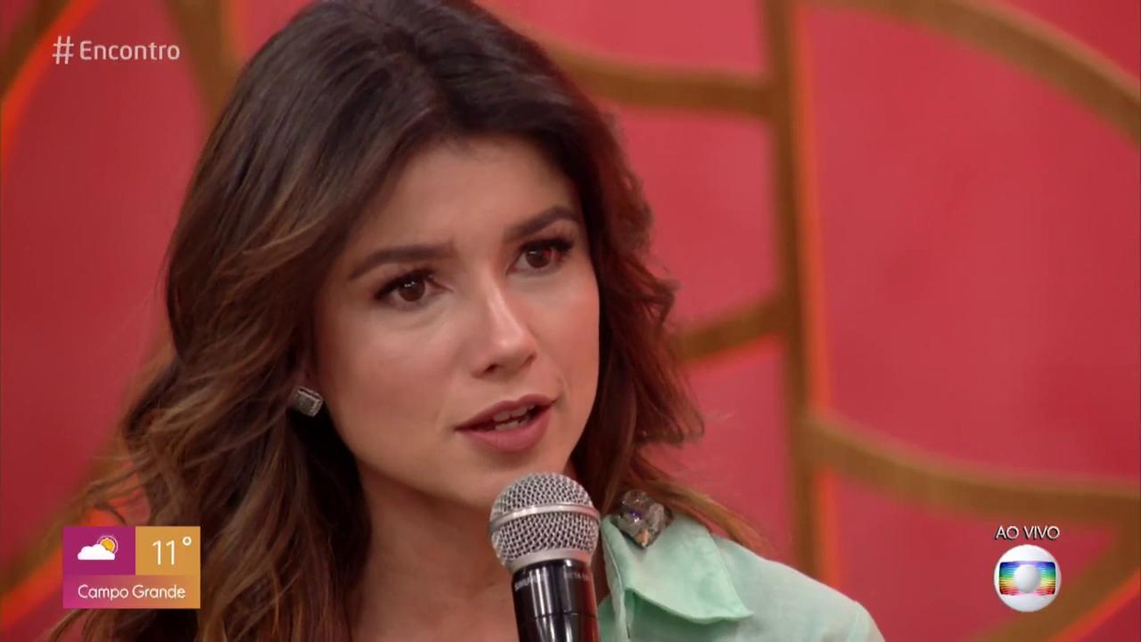 Paula Fernandes pega público de surpresa e surge atuando em novela de