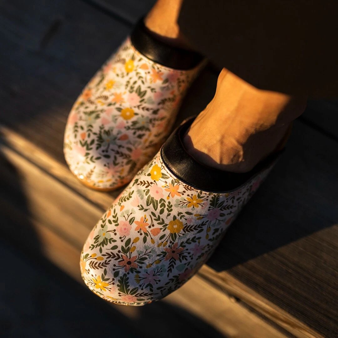 Women's orthopedic clogs with rubber sole Flowers