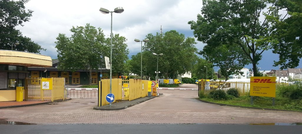 DHL Zustellbasis in KölnParkgürtel Paketzentrum von DHL