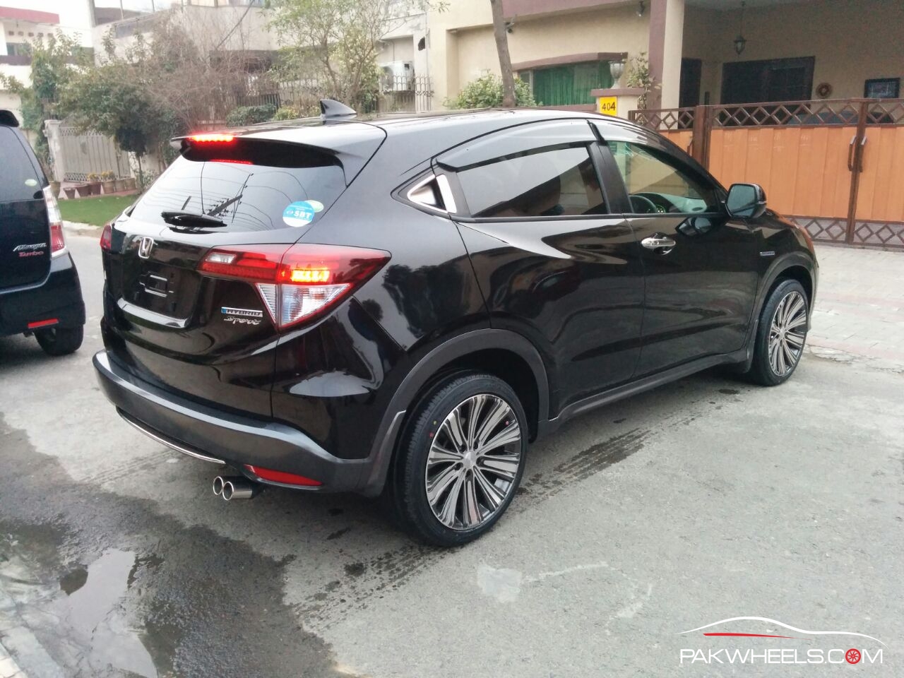 2014 Honda Vezel Hybrid Owner's Review - Pakwheels Blog