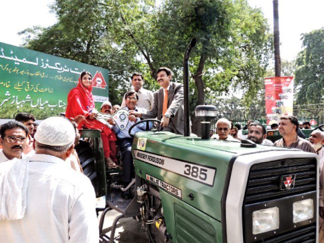 Government's Apathy Towards Tractor Schemes Keeps Farmers In Limbo