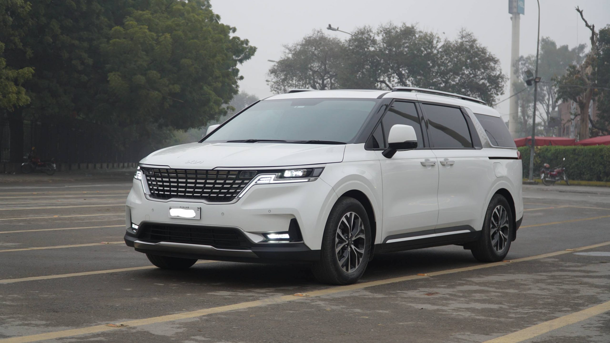 Best Luxury Cars Under 1 Crore 2023 Hamari Wheels