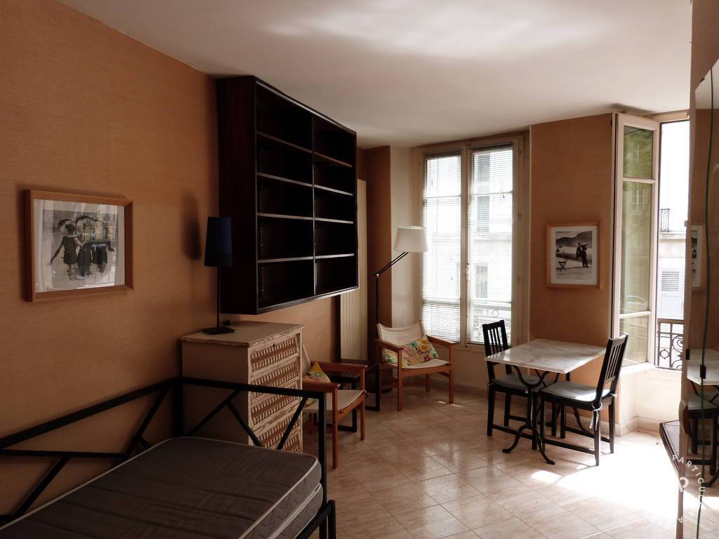Location meublée studio 20 m² Versailles (78000) 20 m² 727 € De