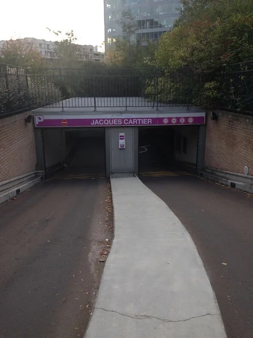 Parking à Place des 3 Frères Lebeuf à Courbevoie Parclick
