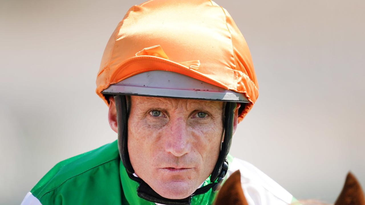 Champion jockey Damien Oliver to return from break at Sandown on Wednesday