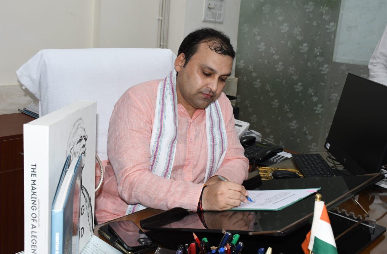 New KVIC Chairman Manoj Kumar prioritises setting up of micro and small units SMEVENTURE