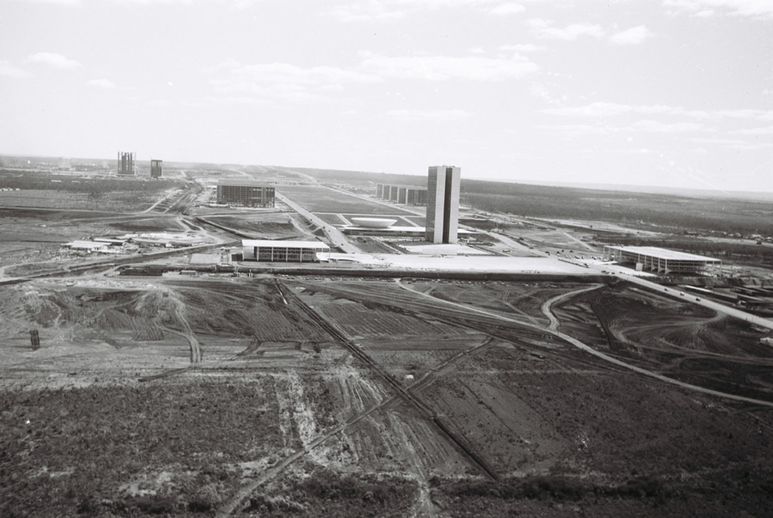 Brasília turns 63; see photos of the construction and how it is today