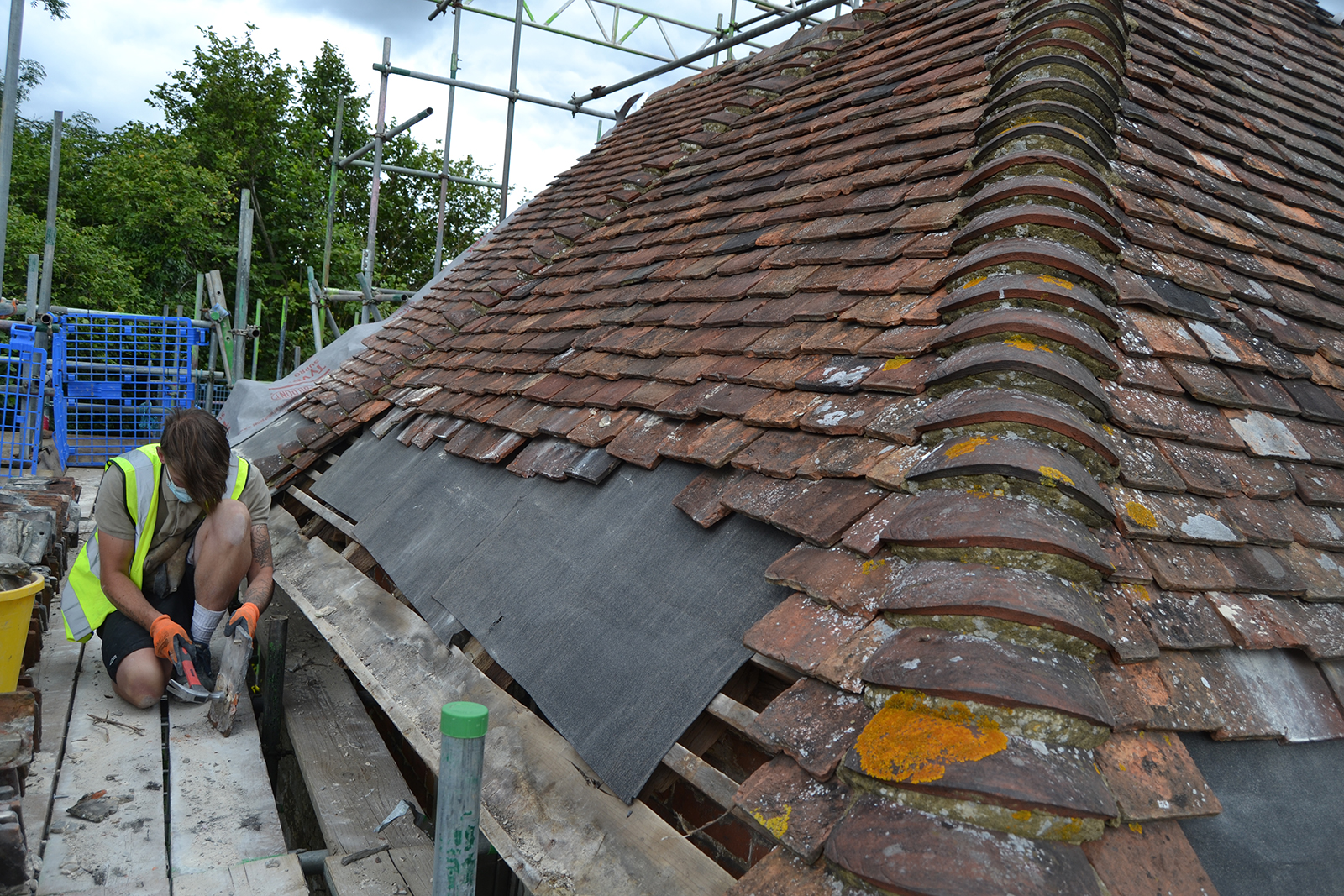 Repairing a traditional Kent peg tile roof Professional Builder