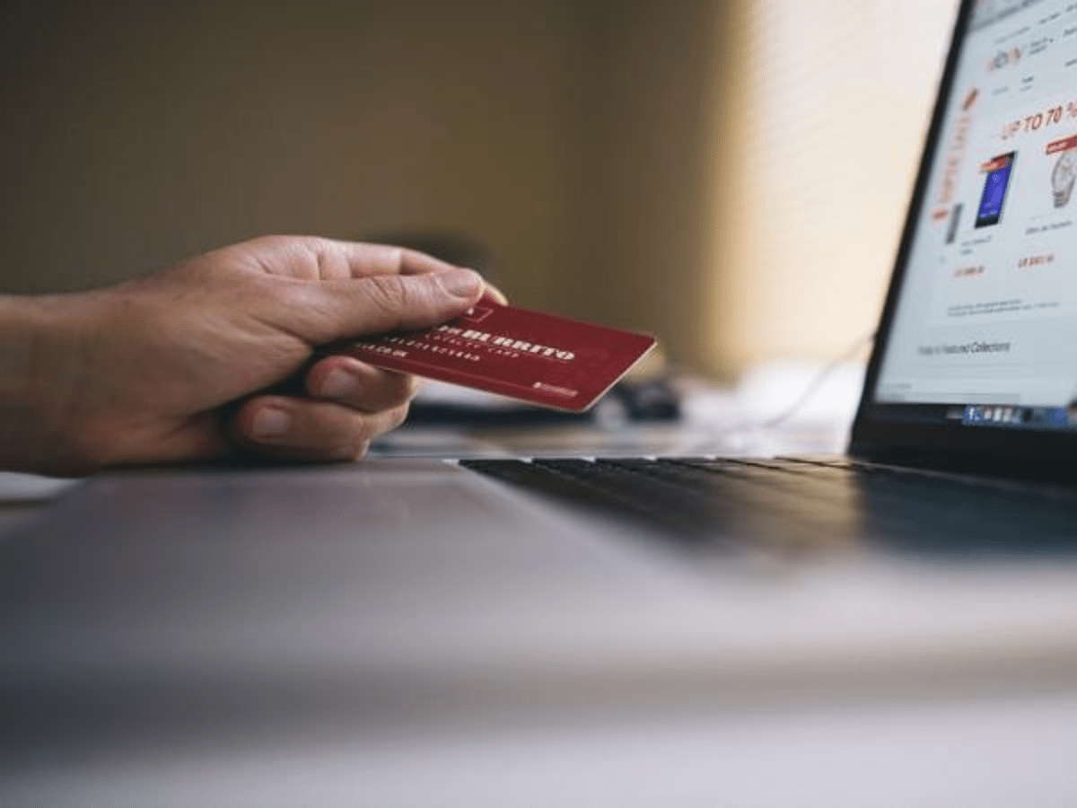 RBI issues directions on issuance of debit, credit cards