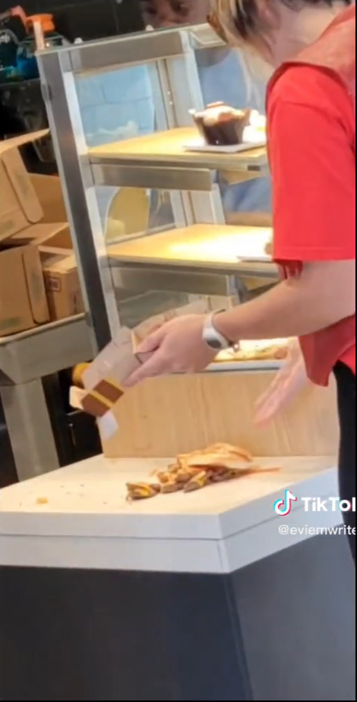 "Karen" Goes Viral On TikTok After Wildin' About Too Much Ketchup On