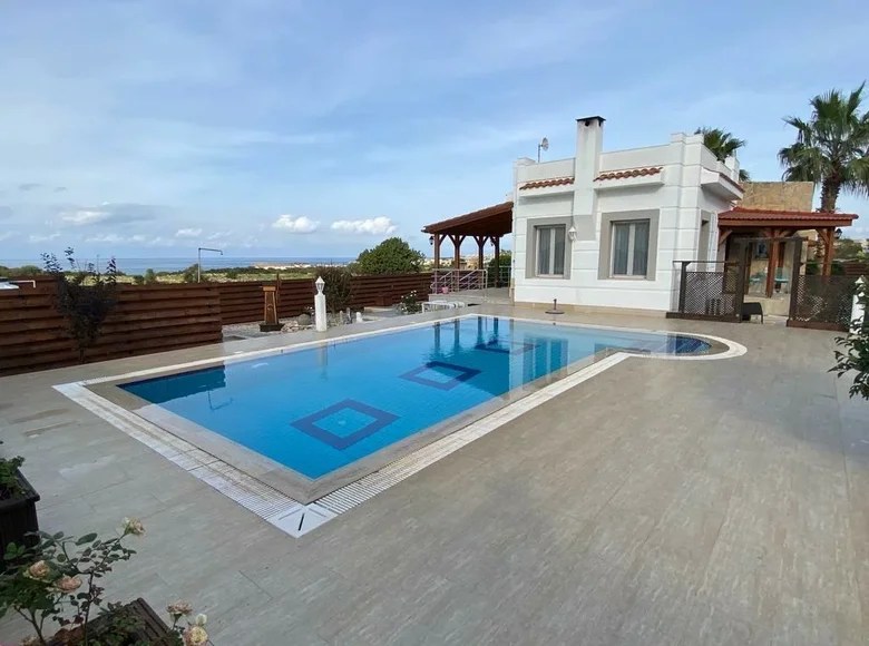 3 bedroom bungalow for sale in Tatlisu, Northern Cyprus for €230,880