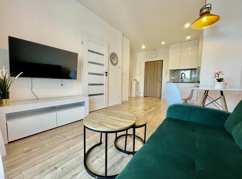 Monthly rental 2 room apartment, 32 m², €729 Warsaw, Poland
