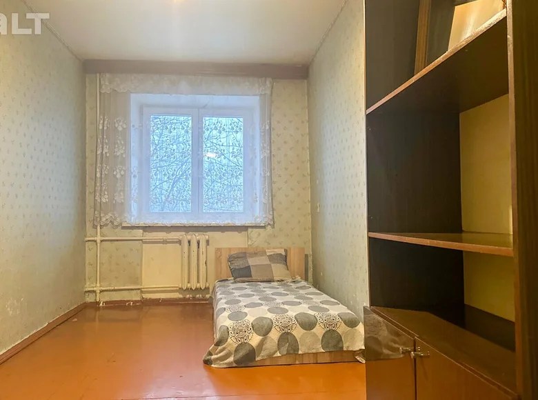 3 room apartment for sale in Minsk, Belarus for €55,283 listing 2034594