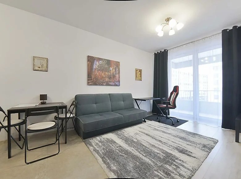 Monthly rental 2 room apartment, 42 m², €762 Warsaw, Poland