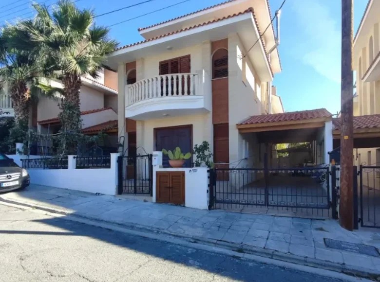 4 bedroom house for sale in Mesa Geitonia, Cyprus for €560,000