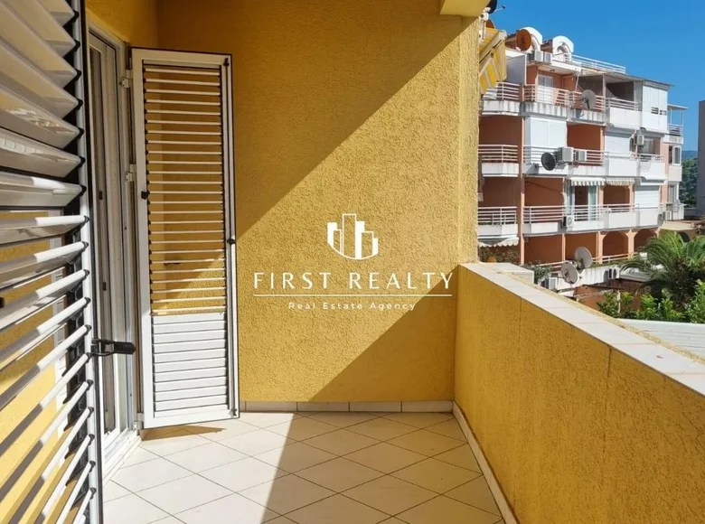 3 bedroom apartment for sale in Petrovac, Montenegro for €130,000