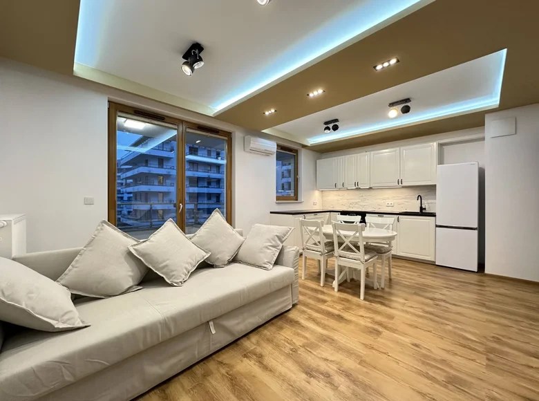 Monthly rental 2 room apartment, 64 m², €1,306 Warsaw, Poland