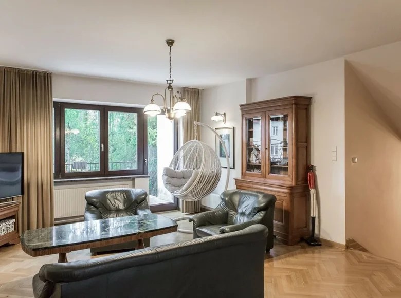 8 room house for sale in gmina KonstancinJeziorna, Poland for €362,146