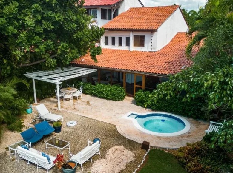 Daily rental 2 bedroom Villa 2 m² Altos de Chavon, Dominican Republic