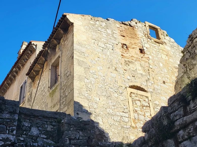 4 bedroom Mansion for sale in Bale, Croatia for €138,997 listing 1943892