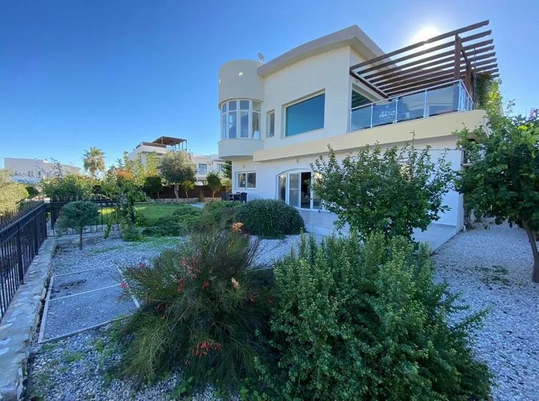 5 bedroom villa for sale in Tatlisu, Northern Cyprus for €382,272
