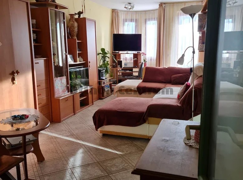 5 room apartment for sale in Szegedi jaras, Hungary for €159,447