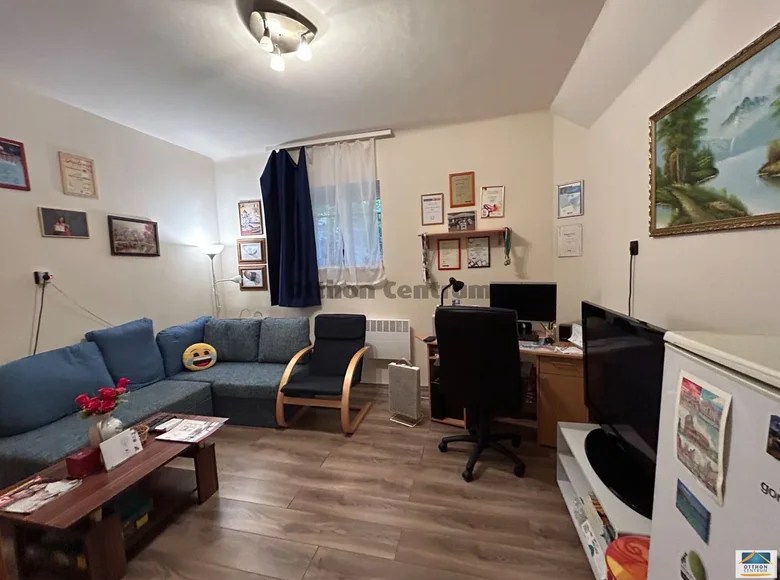 2 room apartment for sale in Budapest, Hungary for €83,824 listing