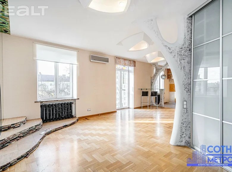 2 room apartment with double glazed windows, with with furniture for sale in Minsk