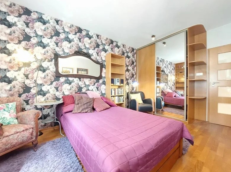 Monthly rental 2 room apartment, 58 m², €725 Warsaw, Poland