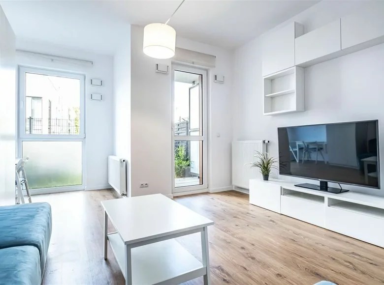 Monthly rental 1 room apartment, 36 m², €592 Warsaw, Poland