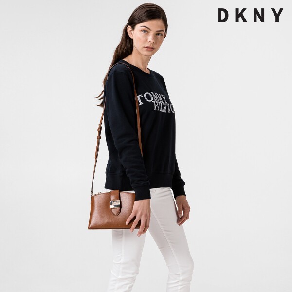리씽크 DKNY 디케이앤와이 Lyla Cross body bag 크로스백