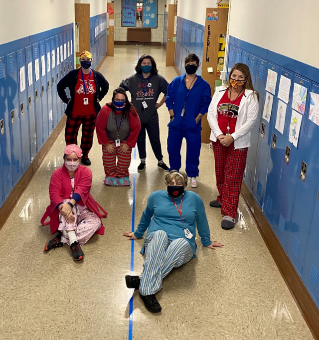 Roxana Junior High Teachers' Bond Makes The Difference For Their