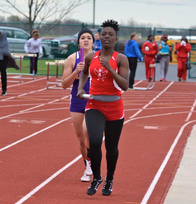 LaJarvia Brown, Alton's girls have strong outing at Lady Maroon