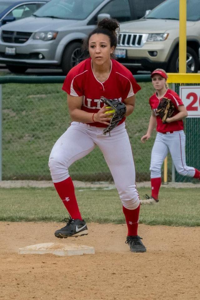 Alton girls softball team beats Granite City 93