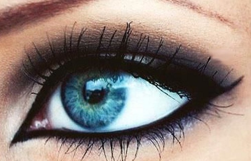 Il Make Up Perfetto Per Risaltare Gli Occhi Azzurri E