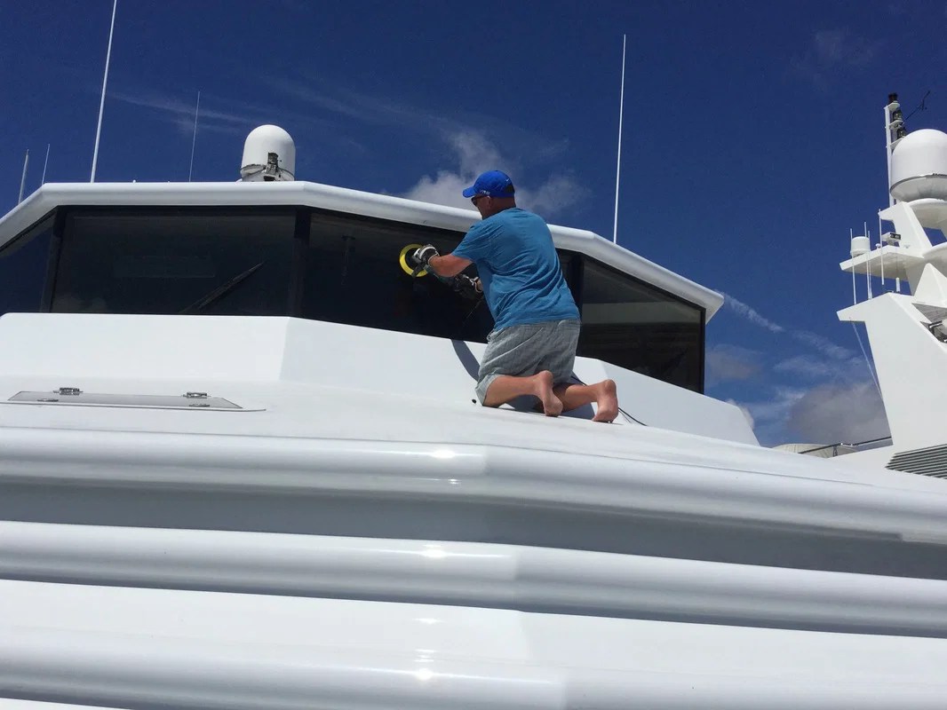 How to Find the Right Window Replacement Service Yacht