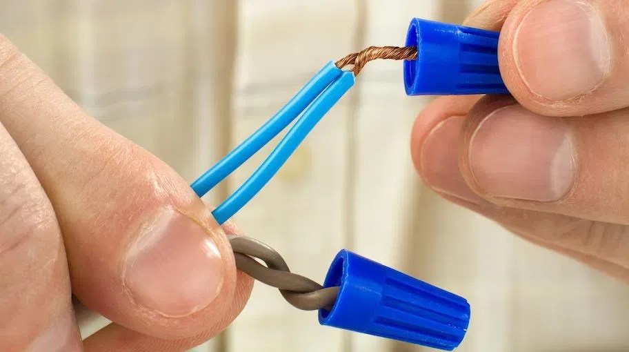 Top Signs That You Should Replace Your Power Socket