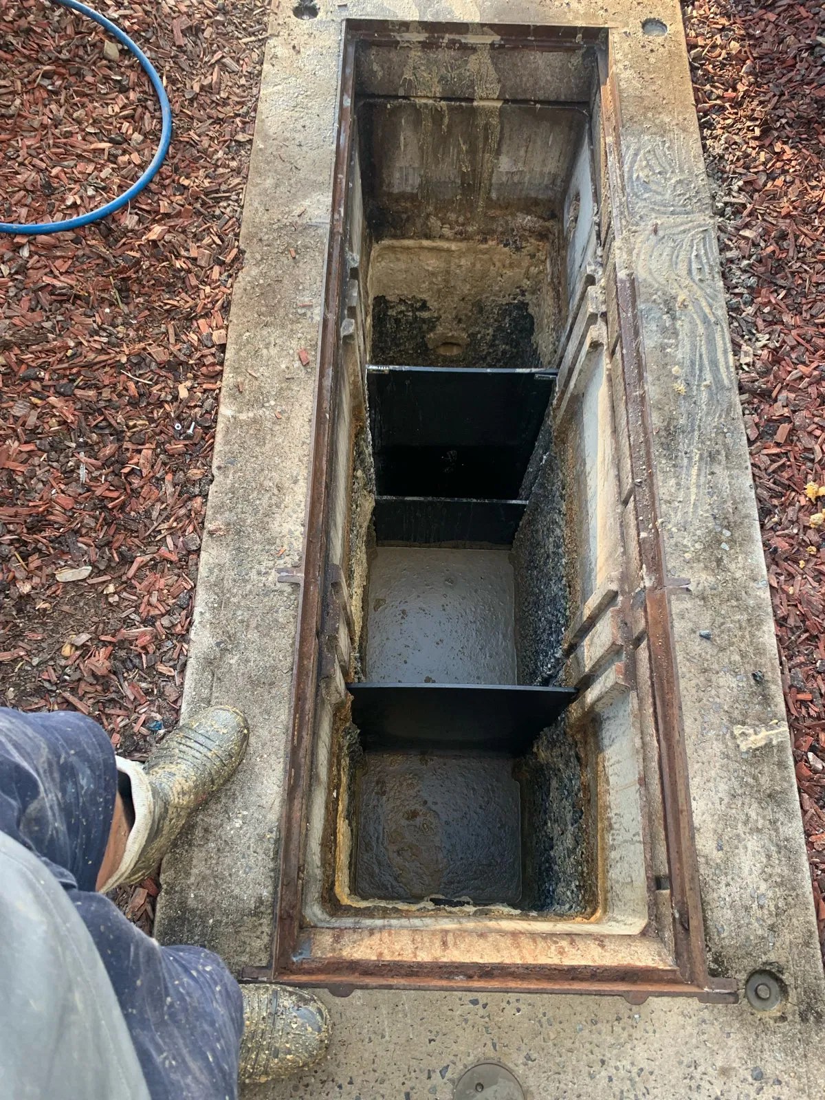 Baffle Replacement & Repairs Grease Trap Repairs & Relining