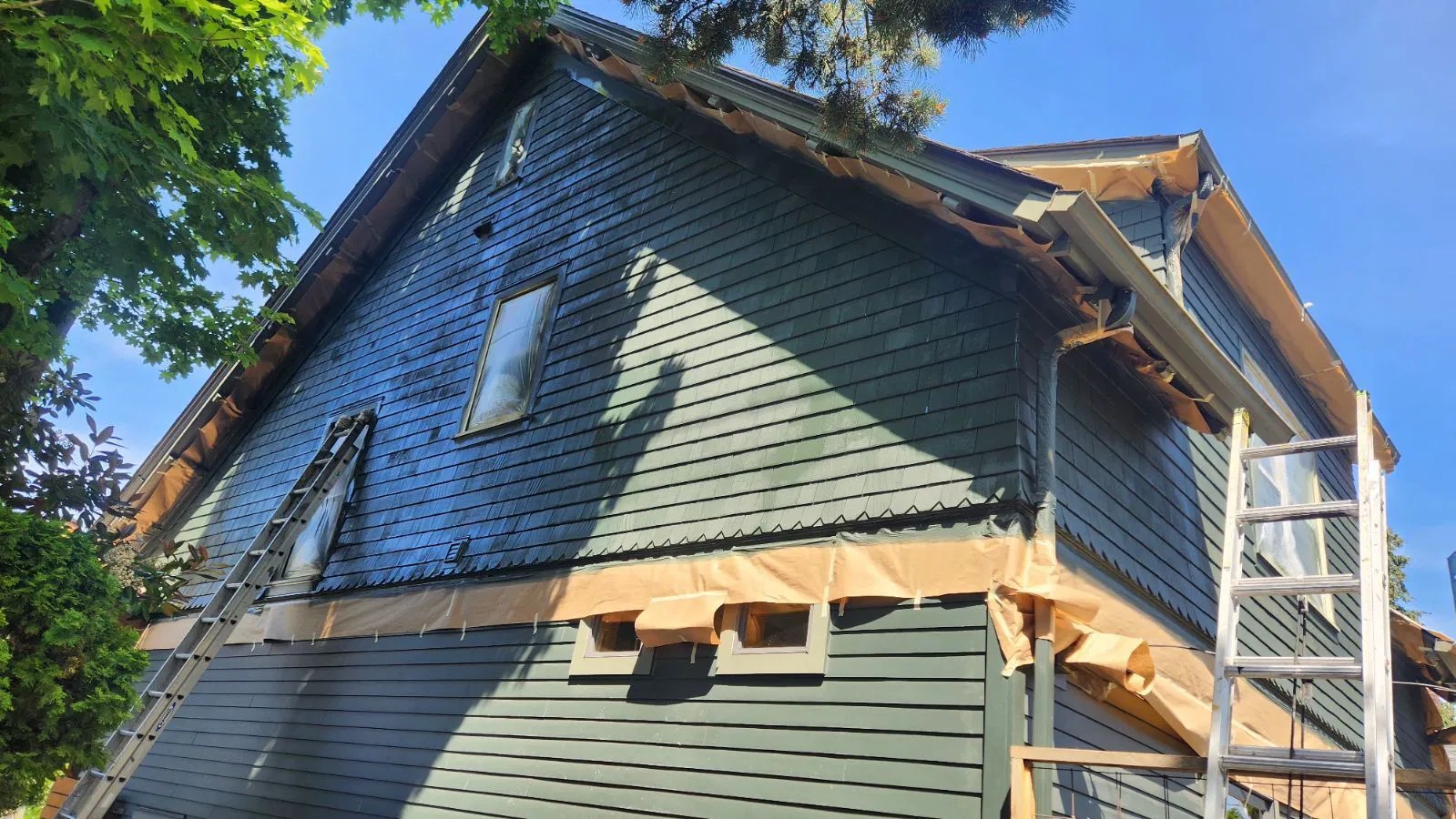Painting Newly Installed Exterior Shakes in Milwaukie, Oregon