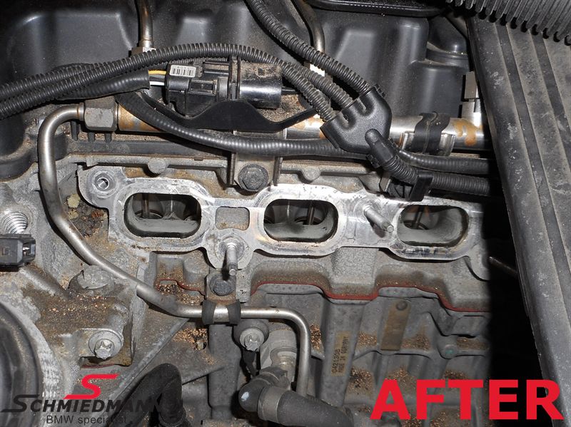 Vacuum adapter for intake valve/port cleaning machine for effective