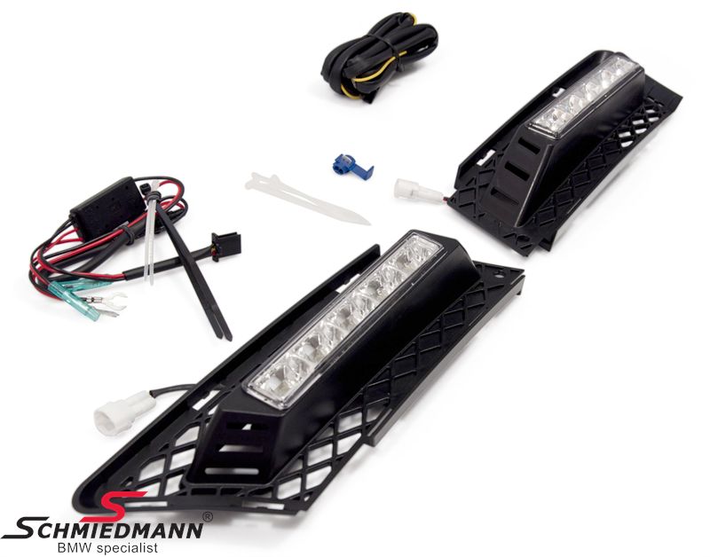 LED driving light retrofit kit inclusive black covers for the foglights