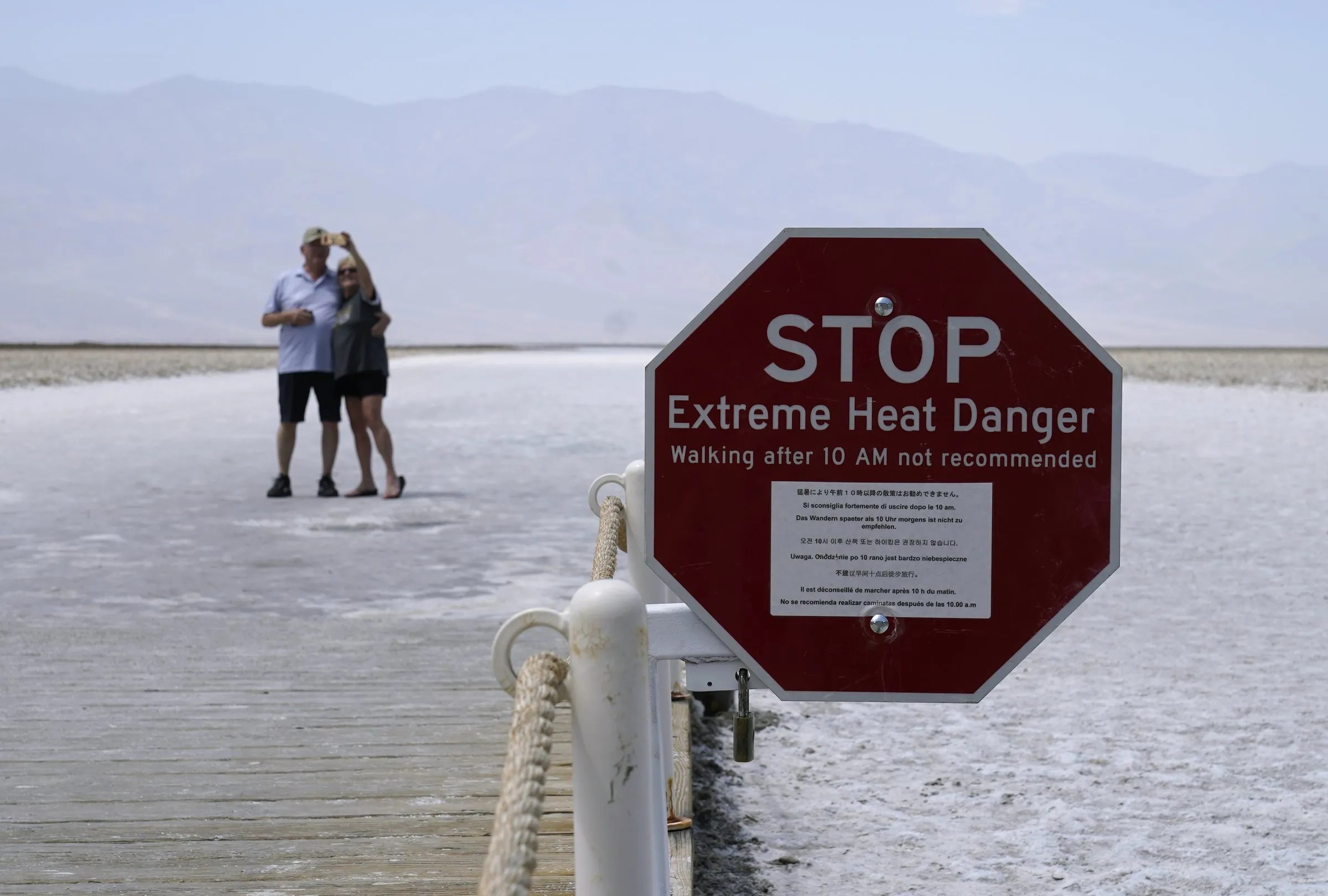 Record temperatures lure ‘heat tourists’ to Death Valley National Park