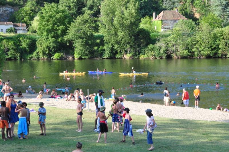 Camping Paradis LA PLAGE à St Cirq Lapopie Information and booking