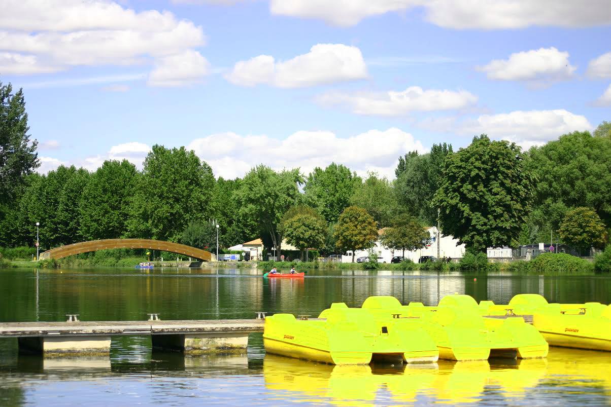 Camping Val de Boutonne Infos et réservation