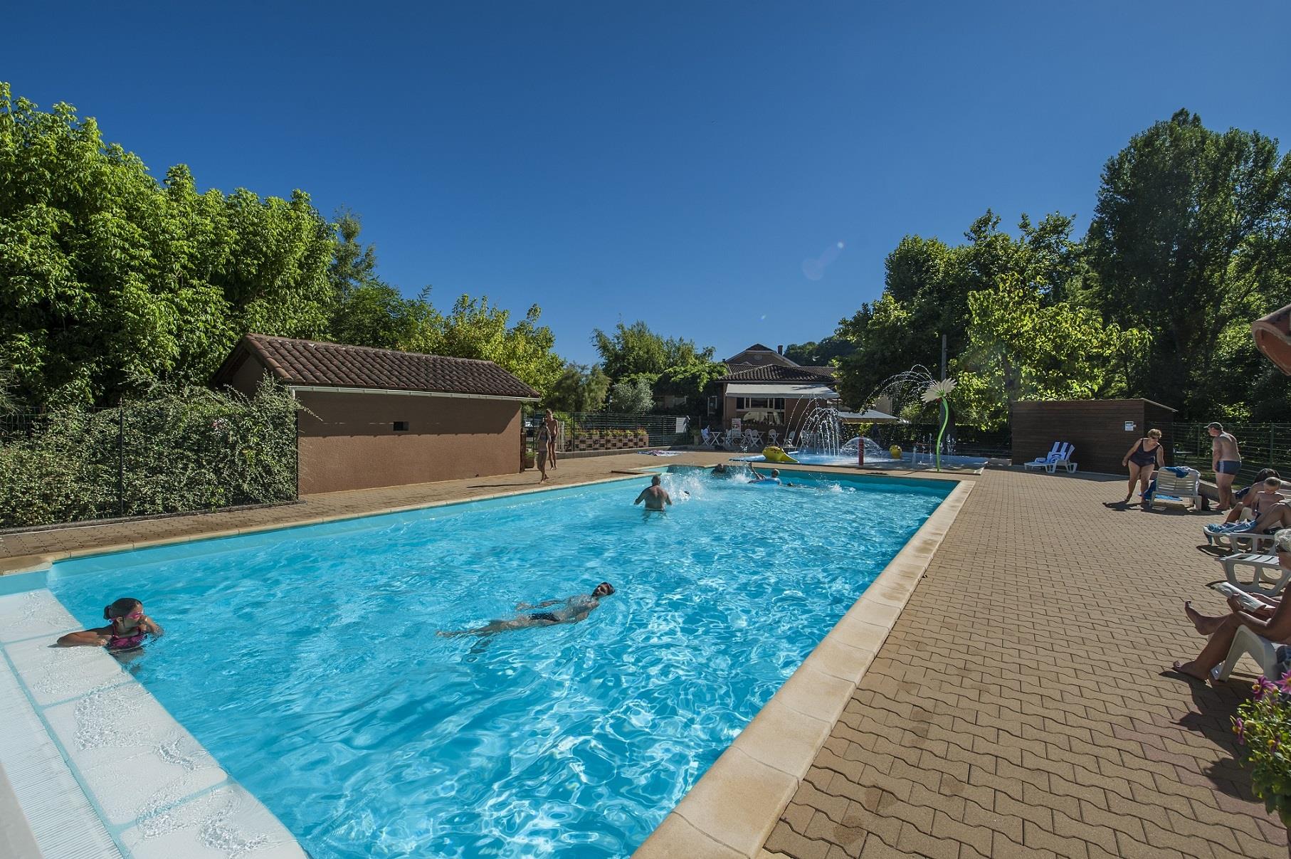 Camping RIVIERE DE CABESSUT Cahors Réservez vos vacances