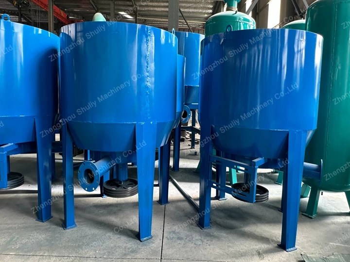 Fast paper pulper machine for egg tray production