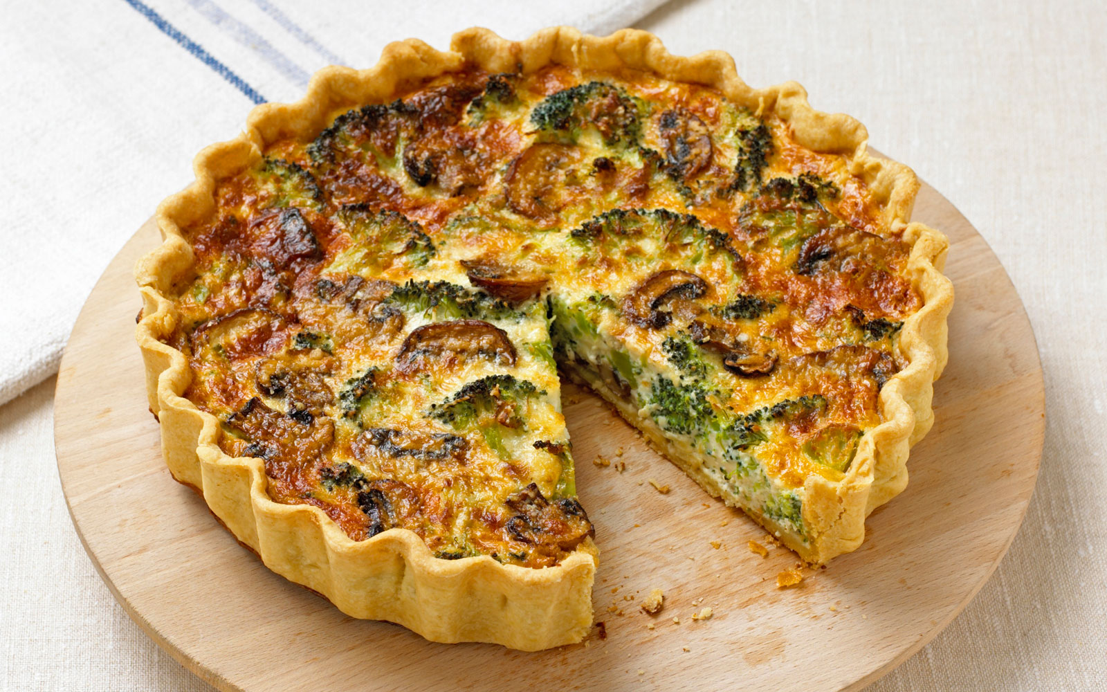 Torta salata con broccoli e funghi Silhouette Donna