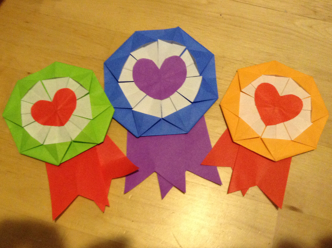 簡単にできる！折り紙のメダルの作り方 Hachibachi