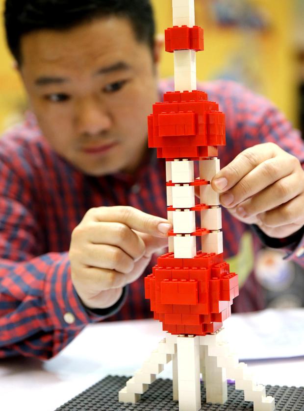 Legoland Is Hiring Someone To Build Lego All Day Long Small Joys