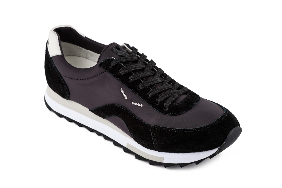 Итальянский бренд Jog Dog представил новую коллекцию обуви «Now to the future»